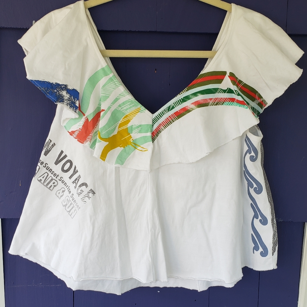 Akemi + Kin Anthro flouncy Beach wear Tshirt